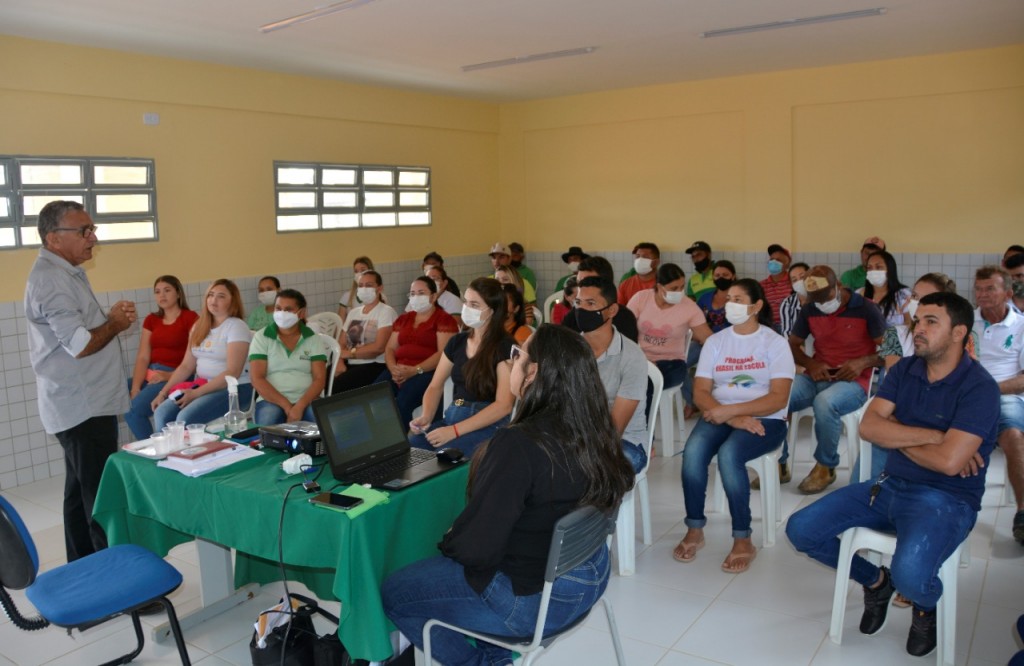 Prefeito Itamar Moreira de Poço Dantas-PB promove reunião de alinhamento com equipe de servidores no Distrito de Tanques